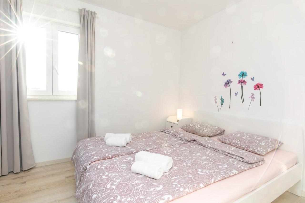 Apartments Brig Perfect Countryside Holiday! Krk Town Bagian luar foto